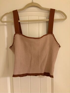 Le Lis Blush Ribbed Crop Tank with Brown Trim size Large